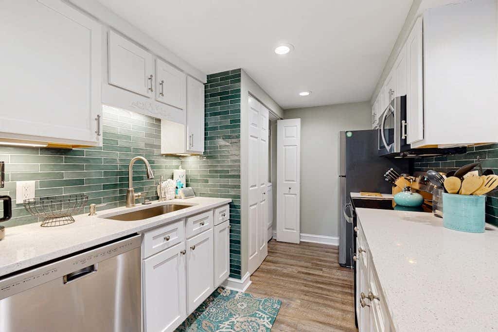 Inviting villa with pool, tennis, & balcony - close beach access