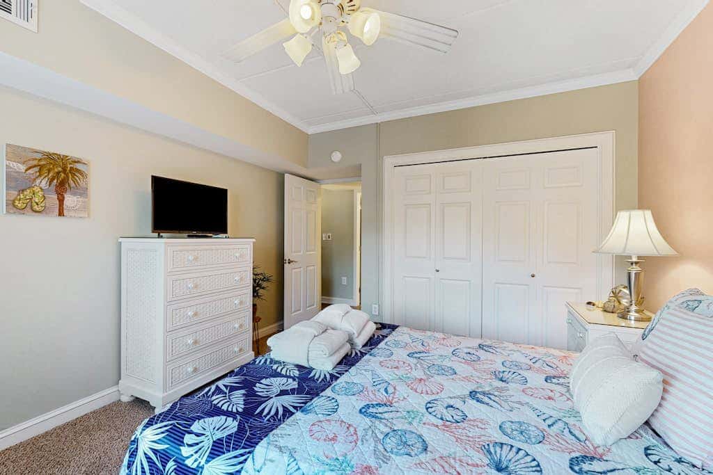 Inviting villa with pool, tennis, & balcony - close beach access