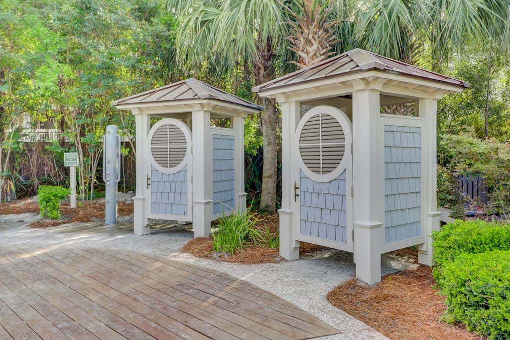 Inviting villa with pool, tennis, & balcony - close beach access