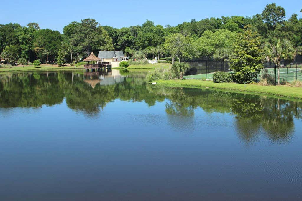 Dog-Friendly Villa with Pool, Tennis, Patio, Full Kitchen & Beach Nearby