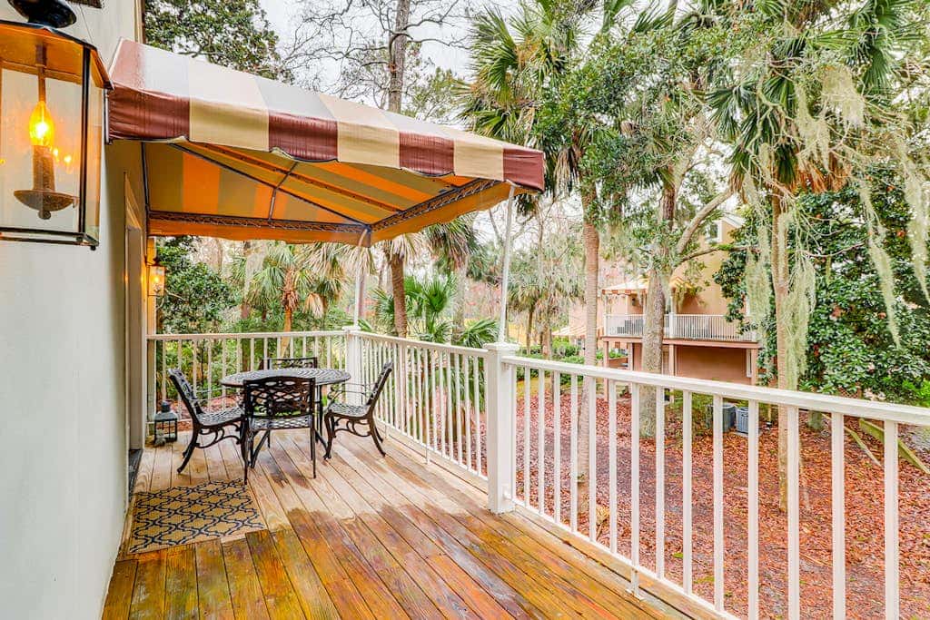 Dog-friendly ,golf course views, pool,beach nearby