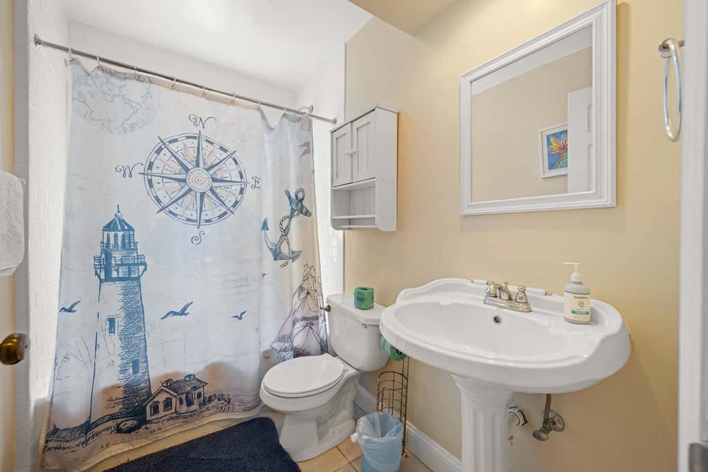 Dog-friendly ,golf course views, pool,beach nearby