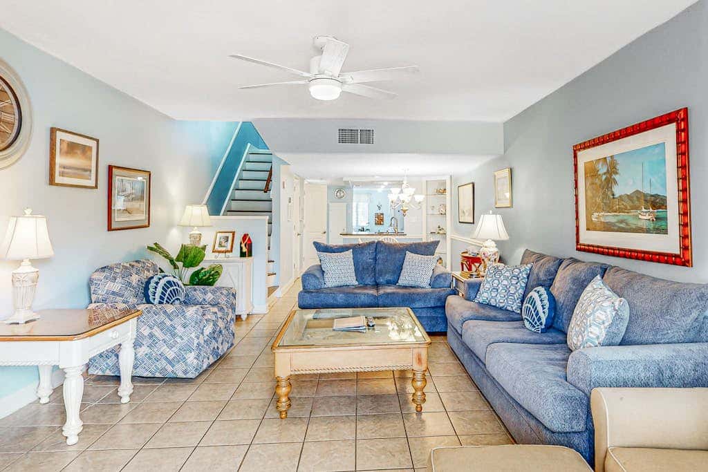 Multi-Level Townhouse with Pool, Hot Tub, & Tennis - Walk to the Beach