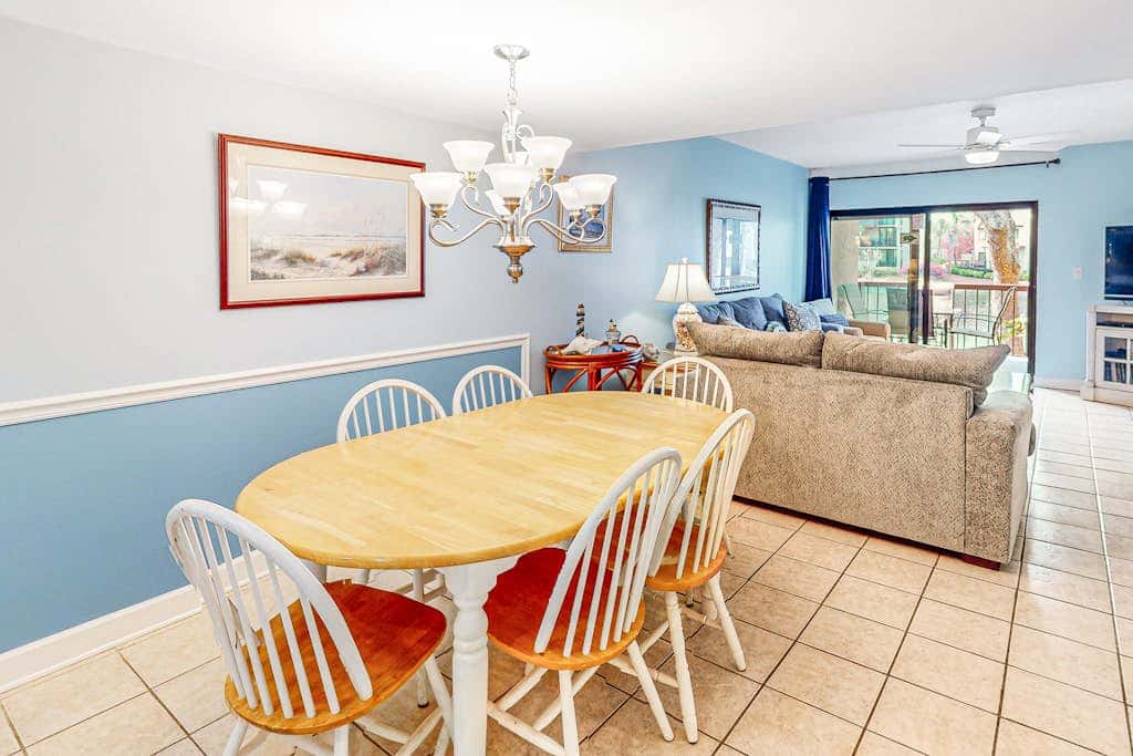 Multi-Level Townhouse with Pool, Hot Tub, & Tennis - Walk to the Beach