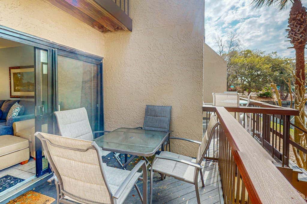 Multi-Level Townhouse with Pool, Hot Tub, & Tennis - Walk to the Beach
