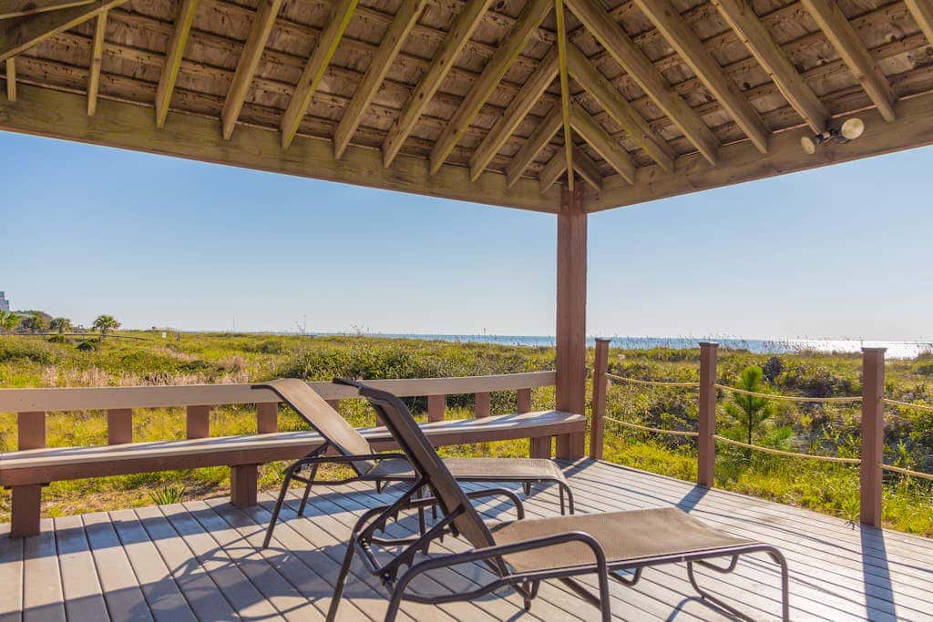Multi-Level Townhouse with Pool, Hot Tub, & Tennis - Walk to the Beach