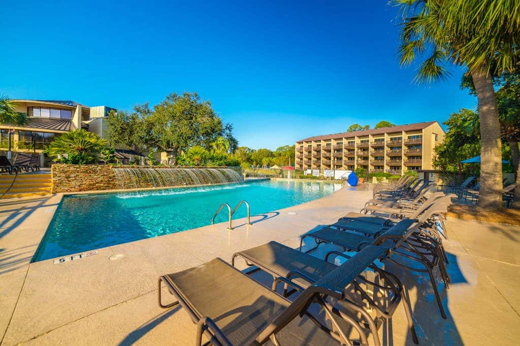 Multi-Level Townhouse with Pool, Hot Tub, & Tennis - Walk to the Beach