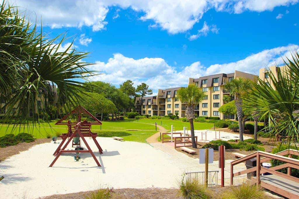 Multi-Level Townhouse with Pool, Hot Tub, & Tennis - Walk to the Beach
