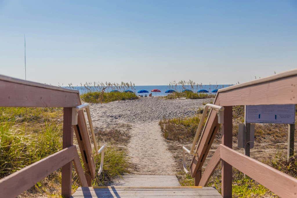 Multi-Level Townhouse with Pool, Hot Tub, & Tennis - Walk to the Beach