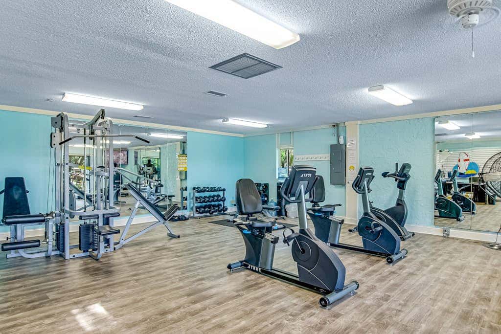 1st floor condo near the beach with pool, tennis, balcony, gym, streaming, WD