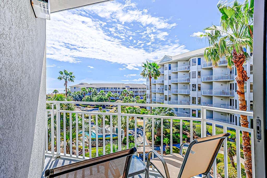 Oceanfront condo with pools, hot tubs, fitness room, & central AC