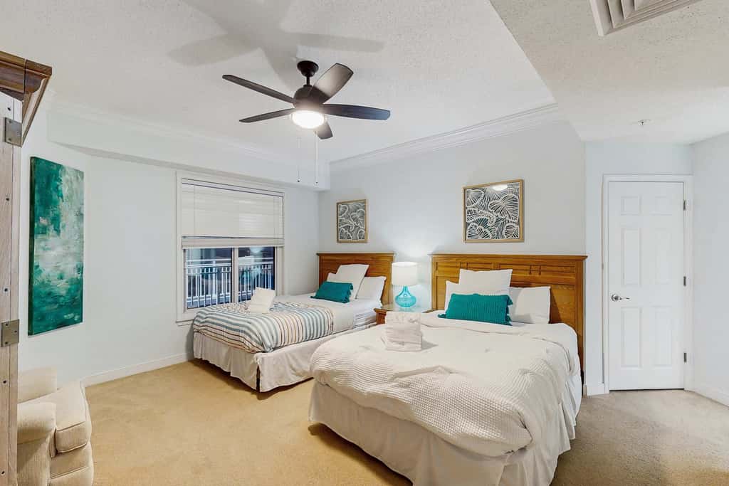 Oceanfront condo with pools, hot tubs, fitness room, & central AC