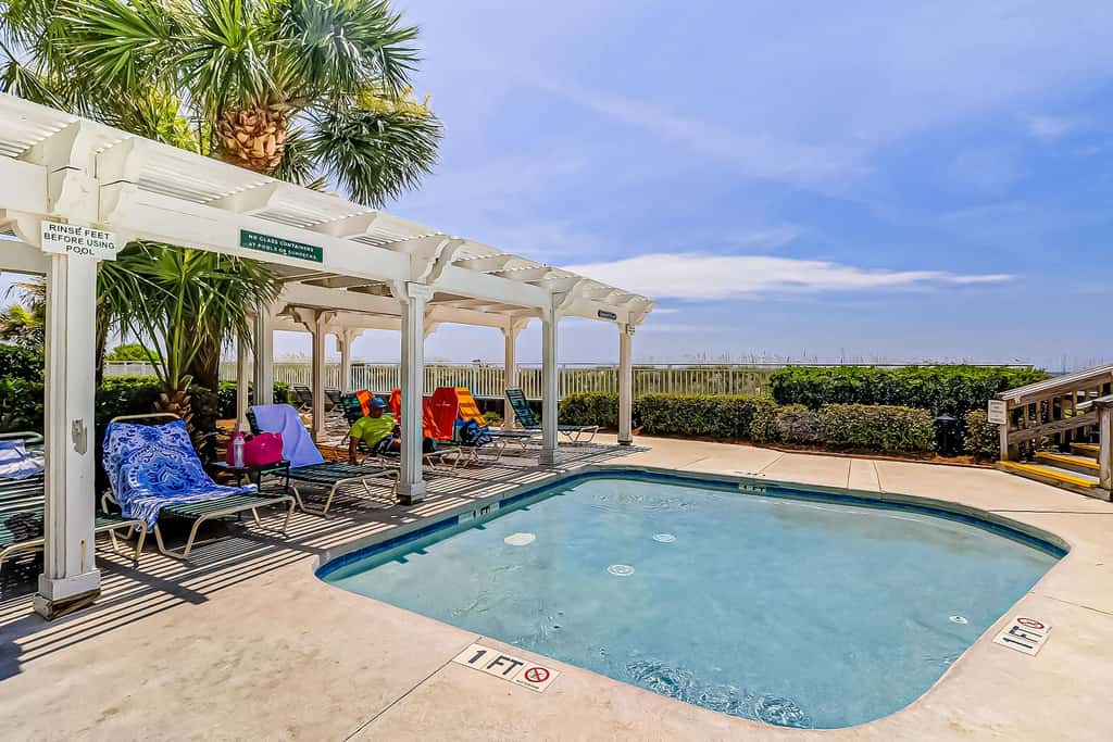 Oceanfront condo with pools, hot tubs, fitness room, & central AC