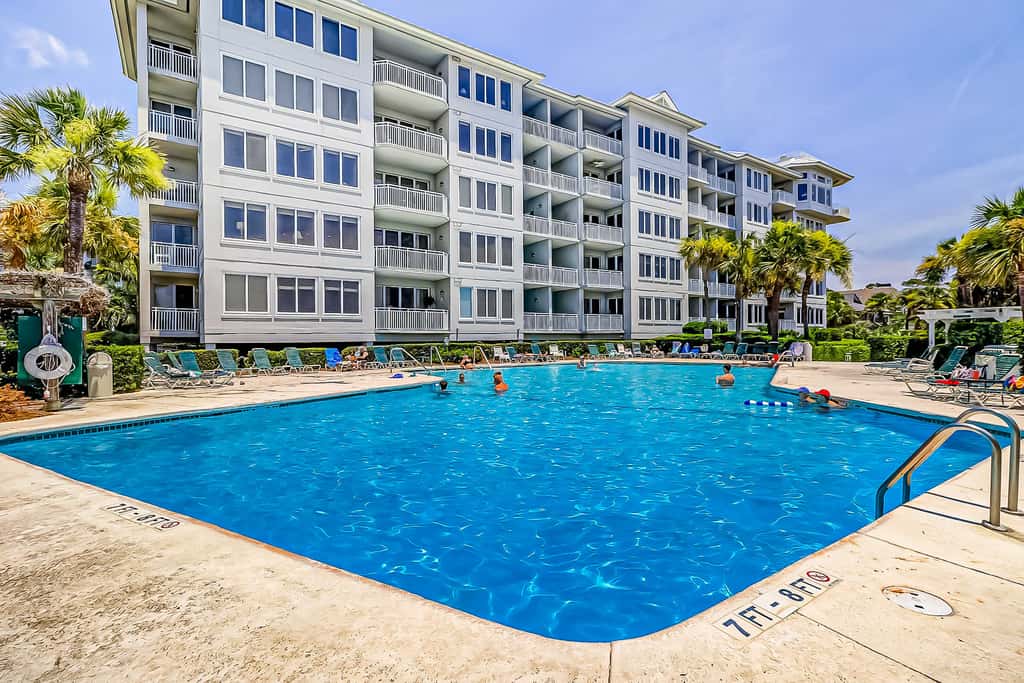 Oceanfront condo with pools, hot tubs, fitness room, & central AC