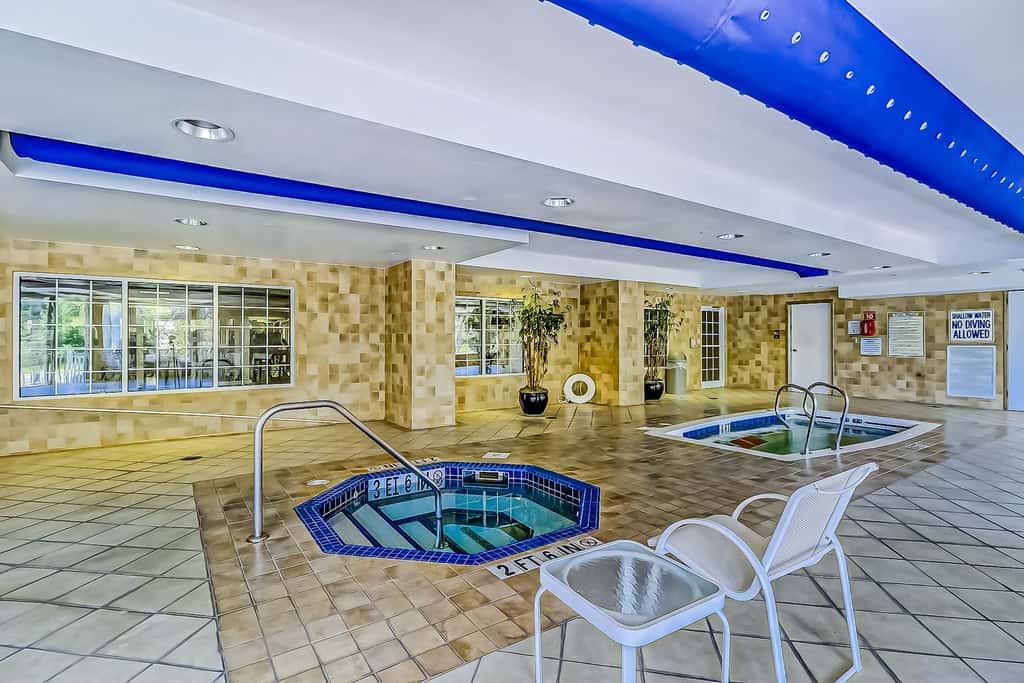 Oceanfront condo with pools, hot tubs, fitness room, & central AC