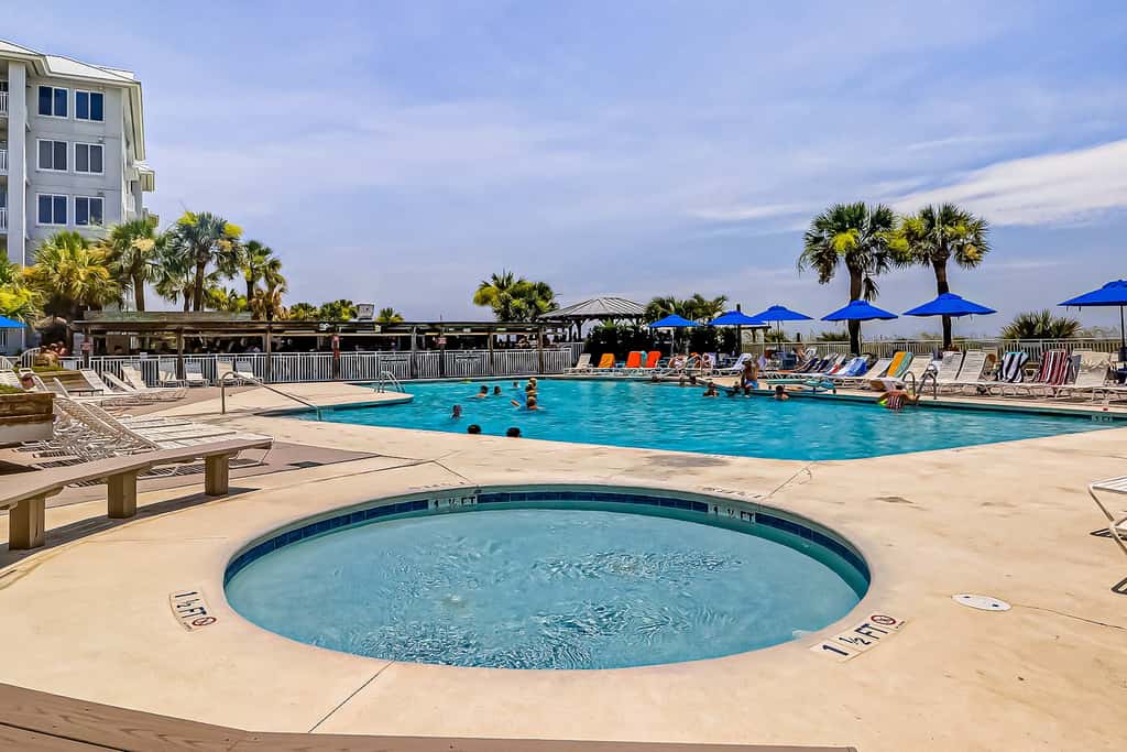 Oceanfront condo with pools, hot tubs, fitness room, & central AC