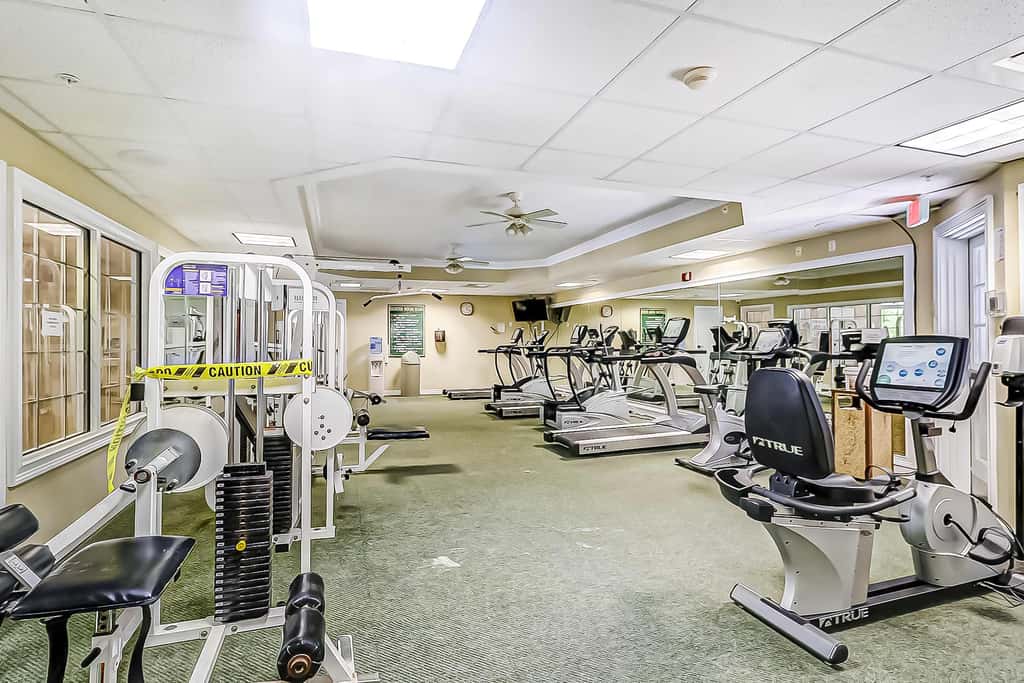 Oceanfront condo with pools, hot tubs, fitness room, & central AC