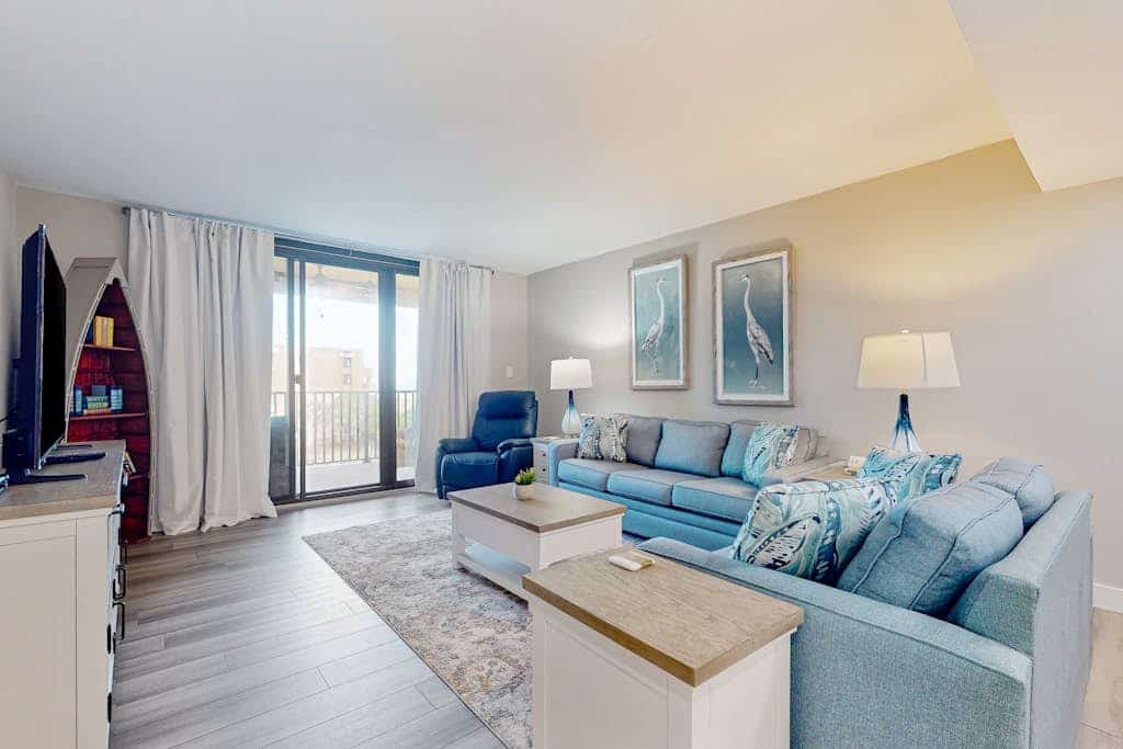 Ocean view condo at beachfront resort with pool, hot tub, pickleball & tennis