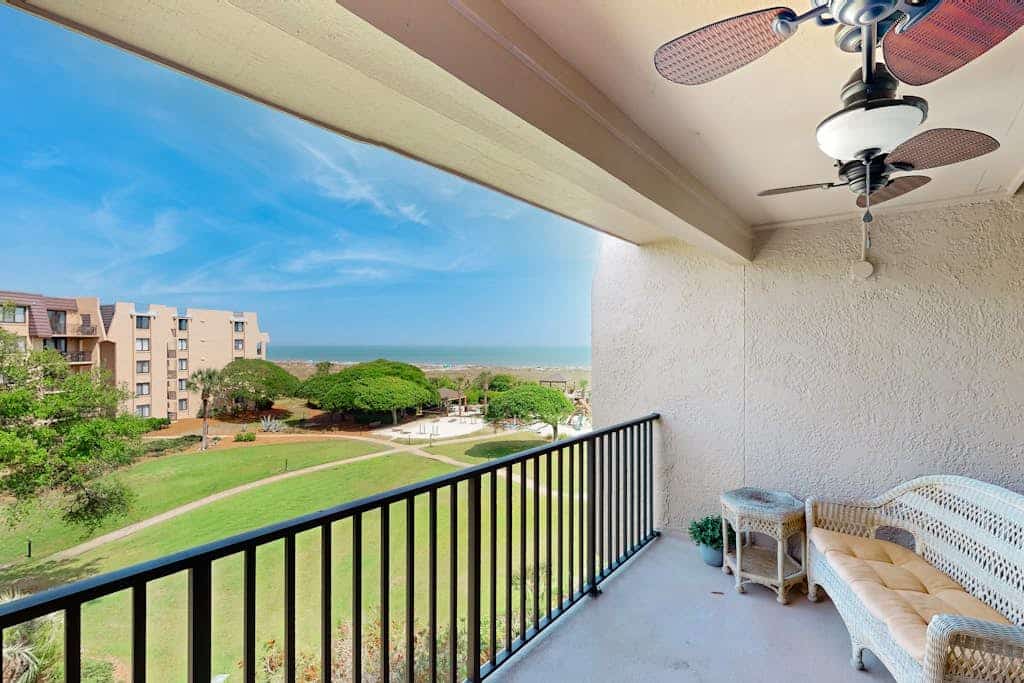 Island Club 4403