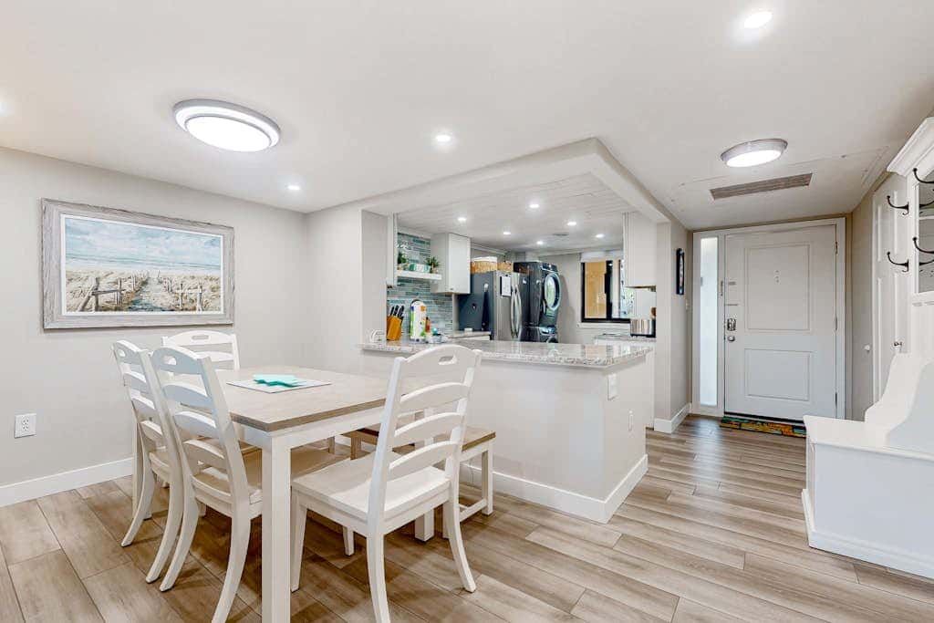 Ocean view condo at beachfront resort with pool, hot tub, pickleball & tennis