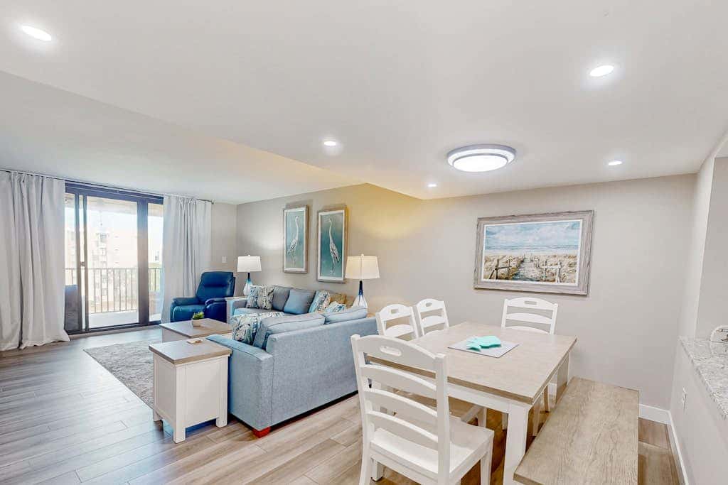 Ocean view condo at beachfront resort with pool, hot tub, pickleball & tennis