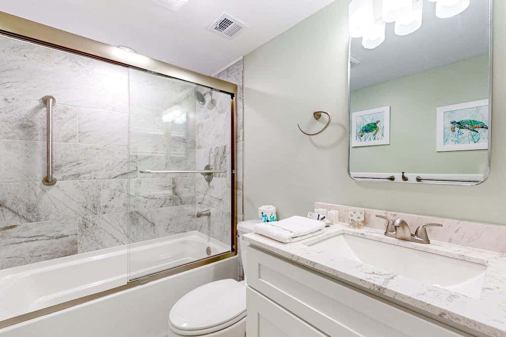 Ocean view condo at beachfront resort with pool, hot tub, pickleball & tennis