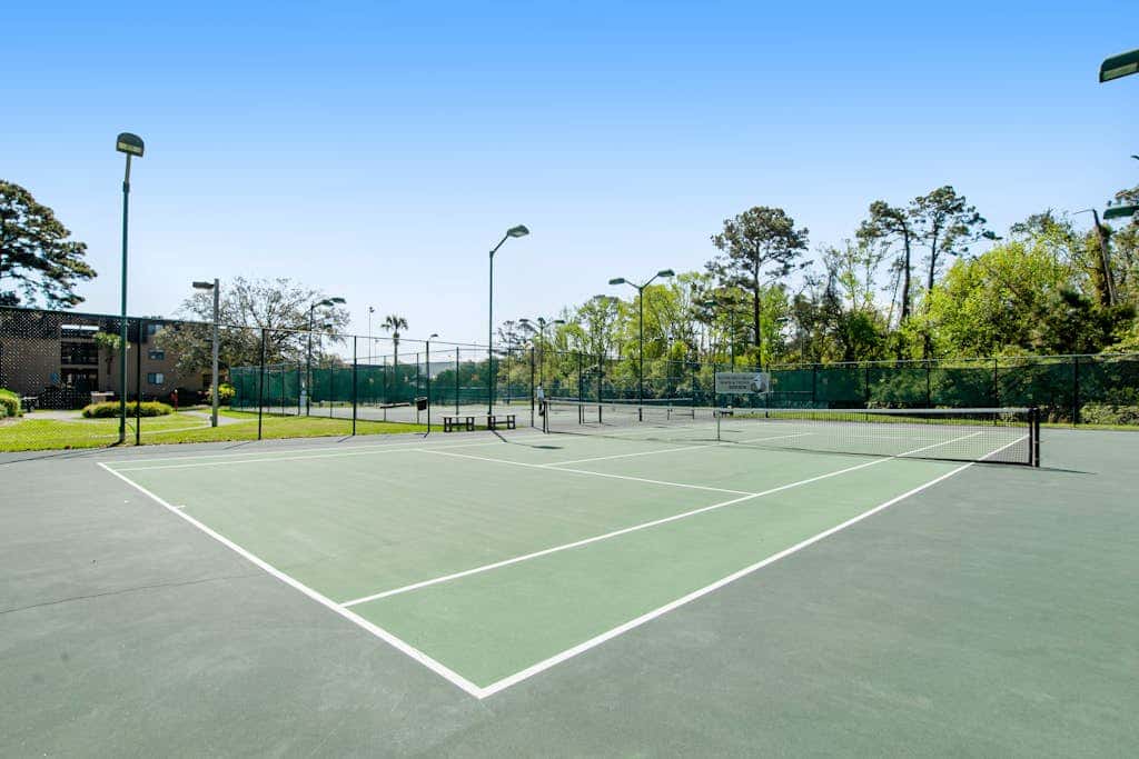 Newly renovated beachfront condo with pool, tennis, restaurants, gym, & balcony
