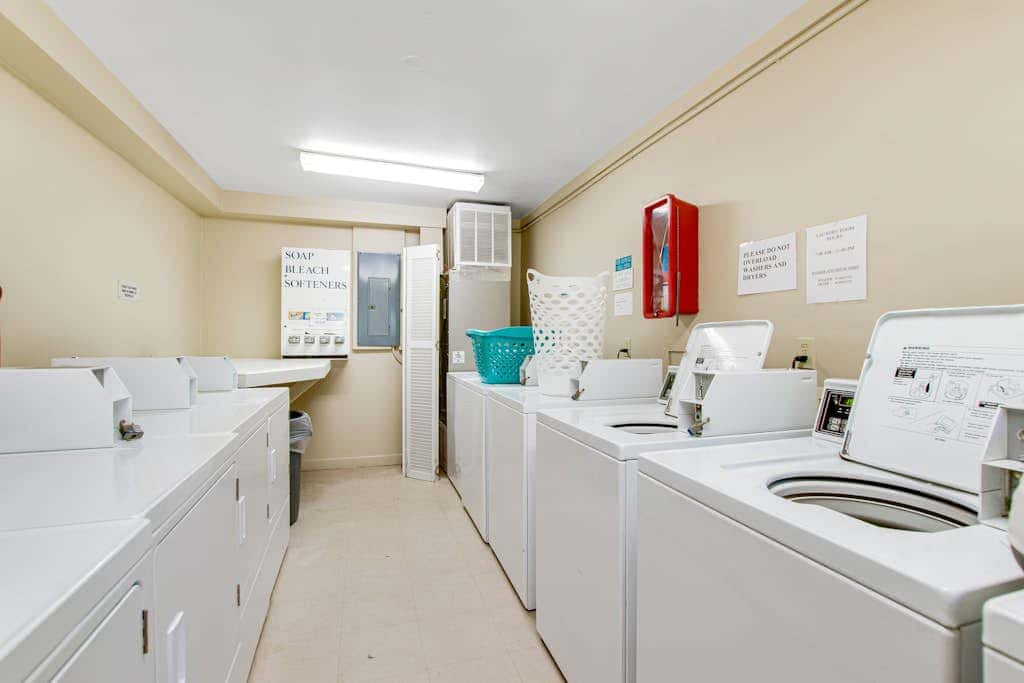 Newly renovated beachfront condo with pool, tennis, restaurants, gym, & balcony