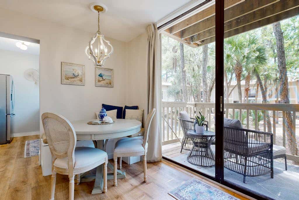 Tranquil condo with two outdoor pools, bike paths and beach access