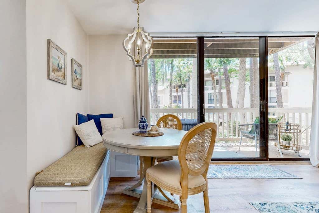 Tranquil condo with two outdoor pools, bike paths and beach access