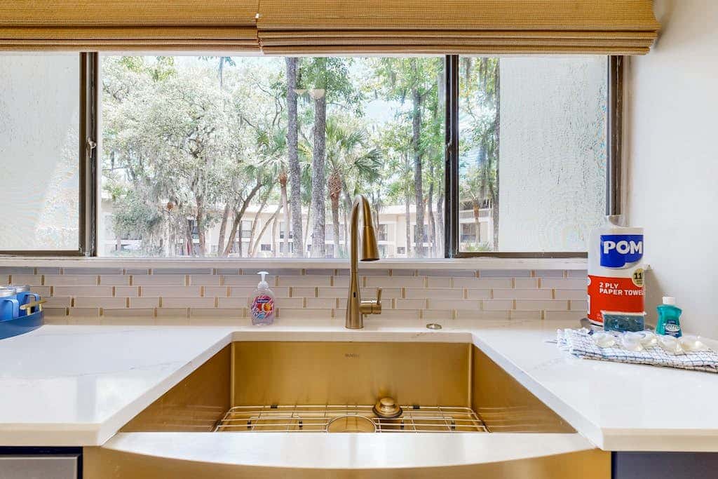 Tranquil condo with two outdoor pools, bike paths and beach access