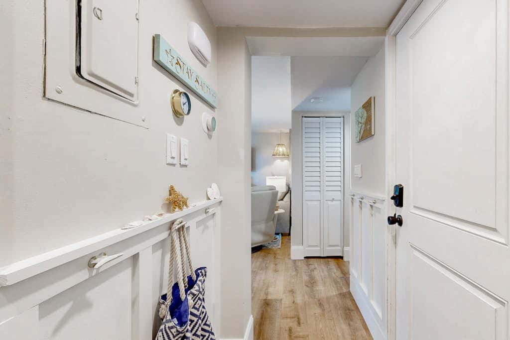 Tranquil condo with two outdoor pools, bike paths and beach access
