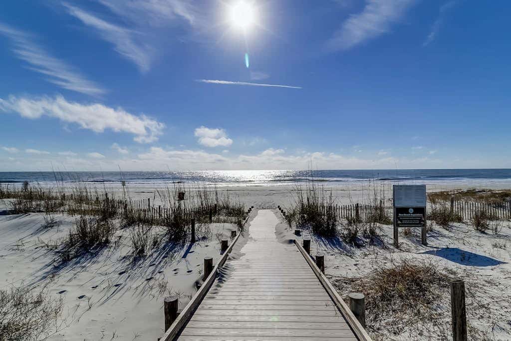Tranquil condo with two outdoor pools, bike paths and beach access