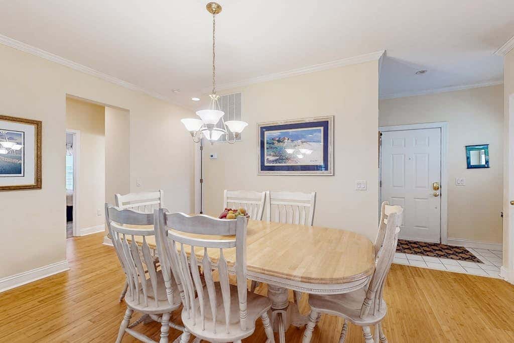 1st Floor Villa with pool, tennis, central AC, & washer dryer
