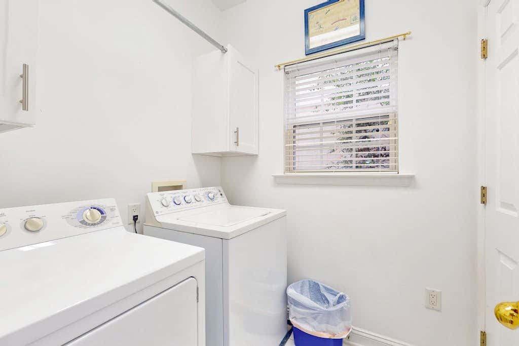 1st Floor Villa with pool, tennis, central AC, & washer dryer