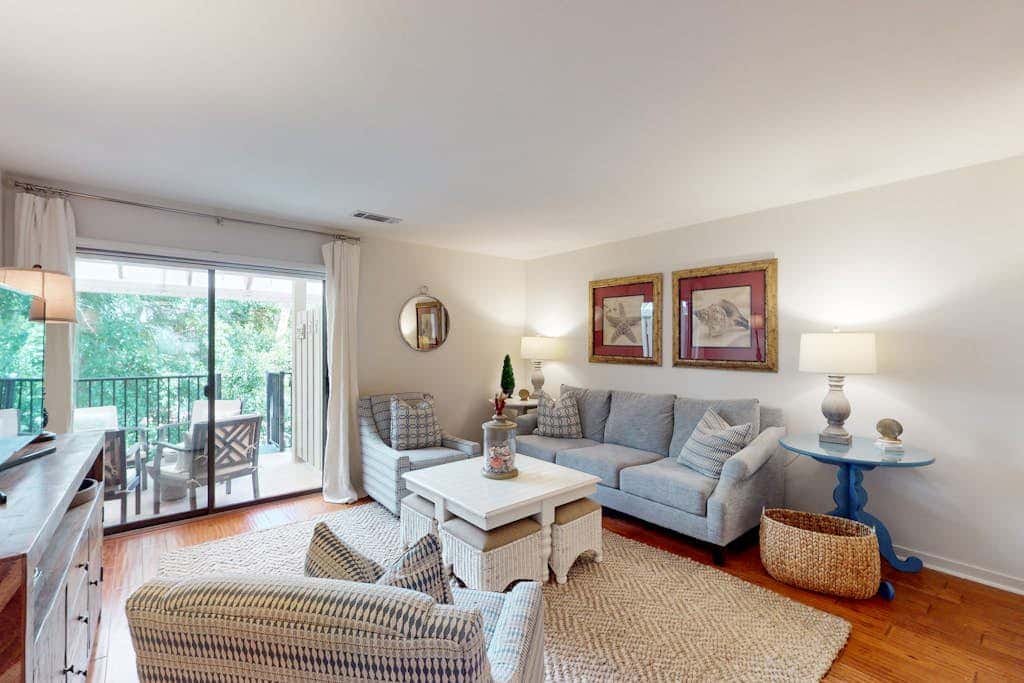 Updated Villa - Close to Coligny Plaza and Beach Access