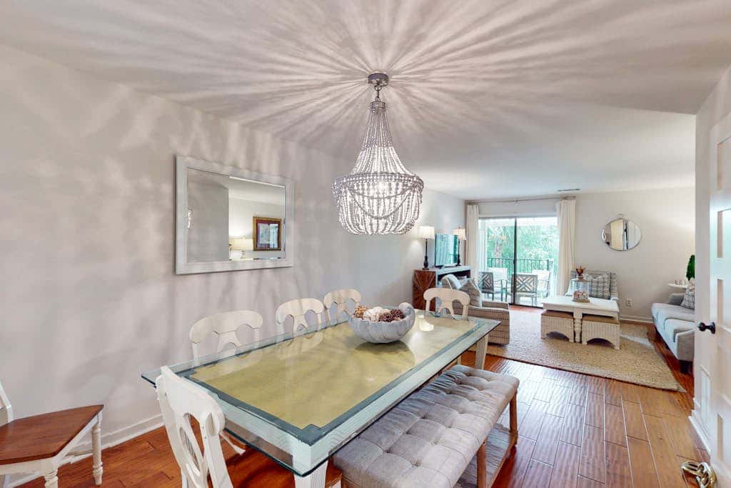 Updated Villa - Close to Coligny Plaza and Beach Access