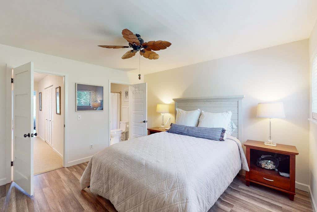 Updated Villa - Close to Coligny Plaza and Beach Access