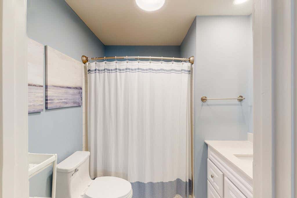 Updated Villa - Close to Coligny Plaza and Beach Access