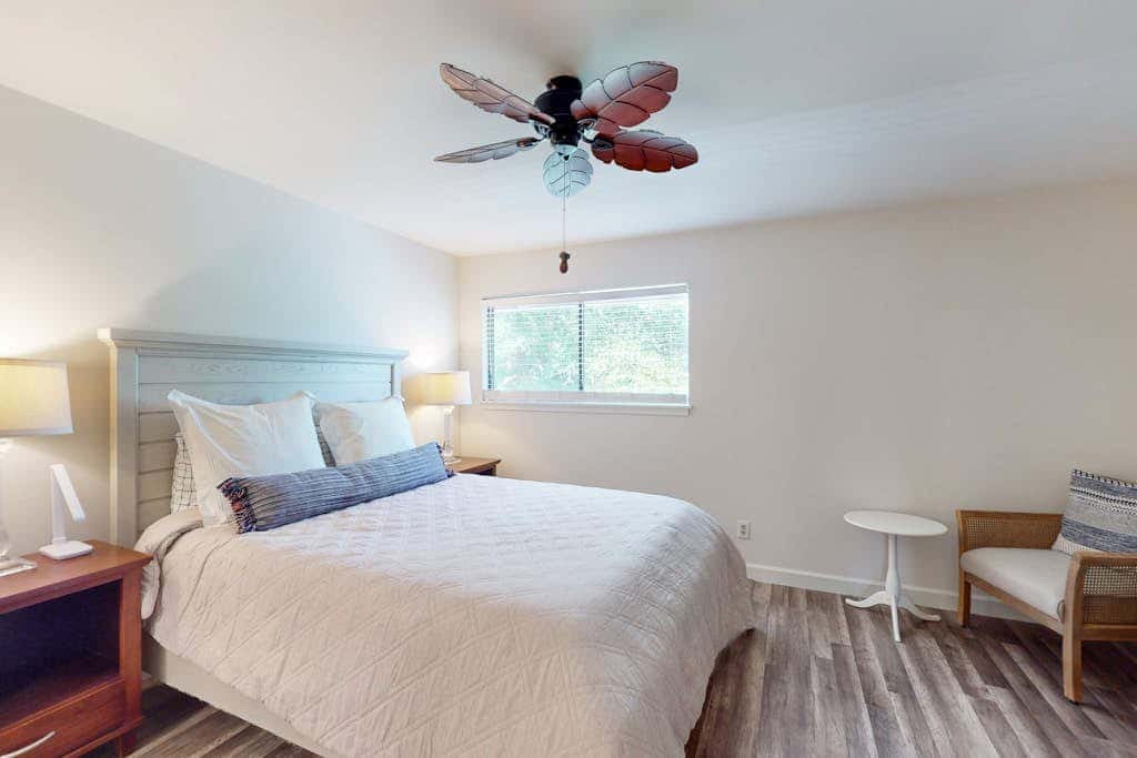 Updated Villa - Close to Coligny Plaza and Beach Access
