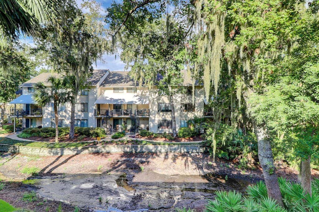 Updated Villa - Close to Coligny Plaza and Beach Access