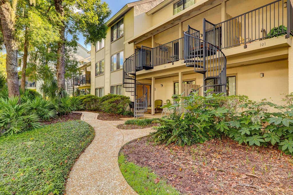 Updated Villa - Close to Coligny Plaza and Beach Access