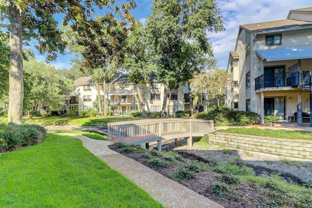 Updated Villa - Close to Coligny Plaza and Beach Access