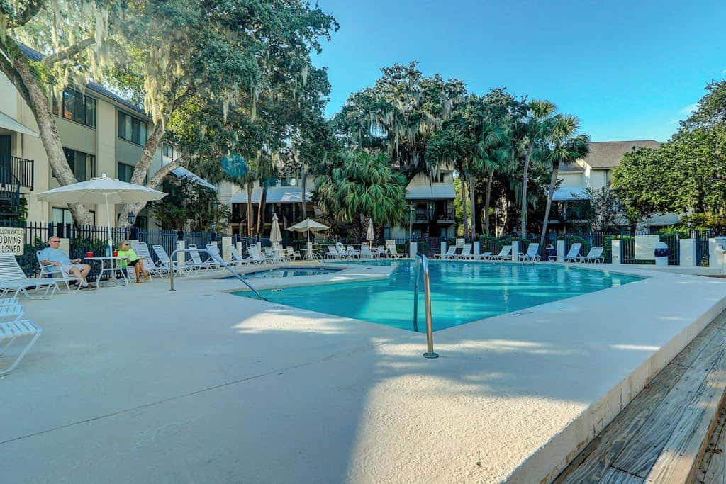 Updated Villa - Close to Coligny Plaza and Beach Access