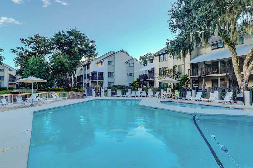 Updated Villa - Close to Coligny Plaza and Beach Access