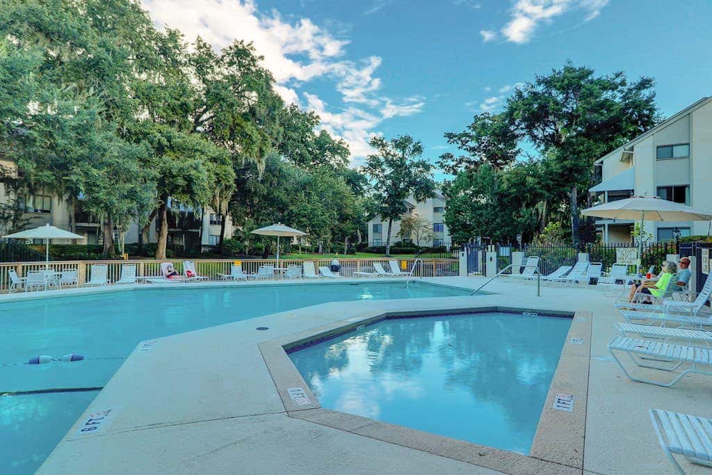 Updated Villa - Close to Coligny Plaza and Beach Access