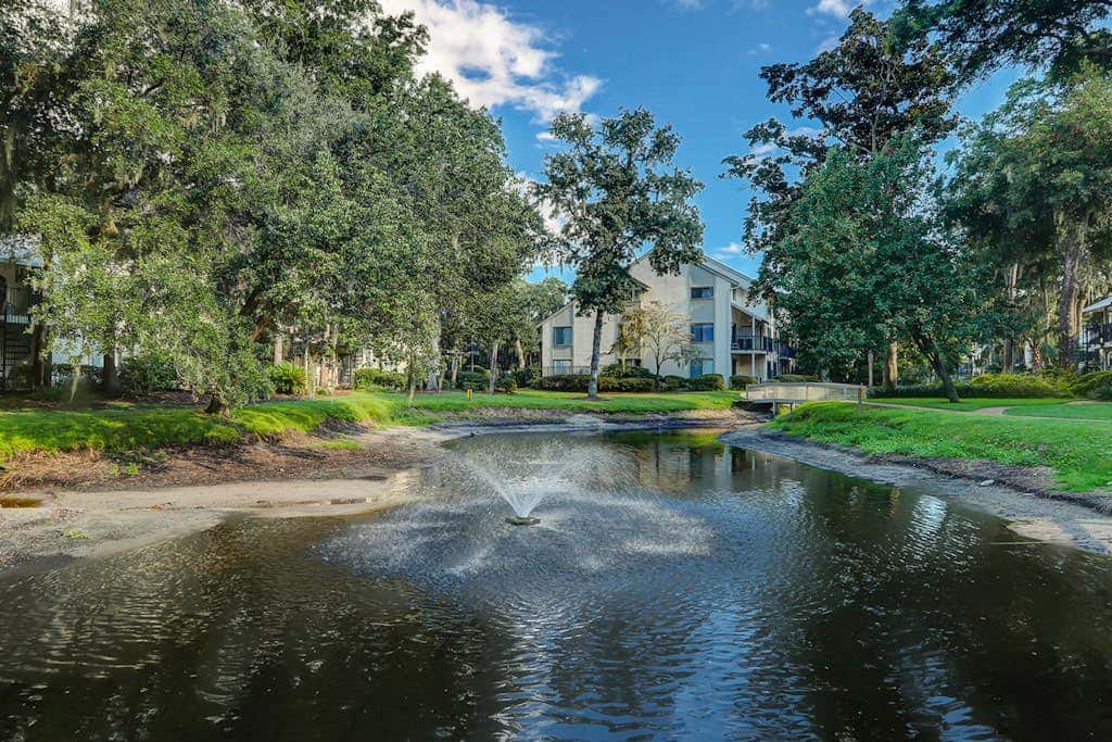 Updated Villa - Close to Coligny Plaza and Beach Access
