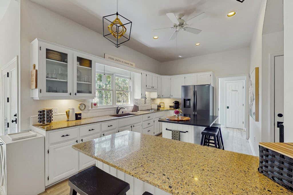 French Home on Golf Course Private Pool & Hot Tub