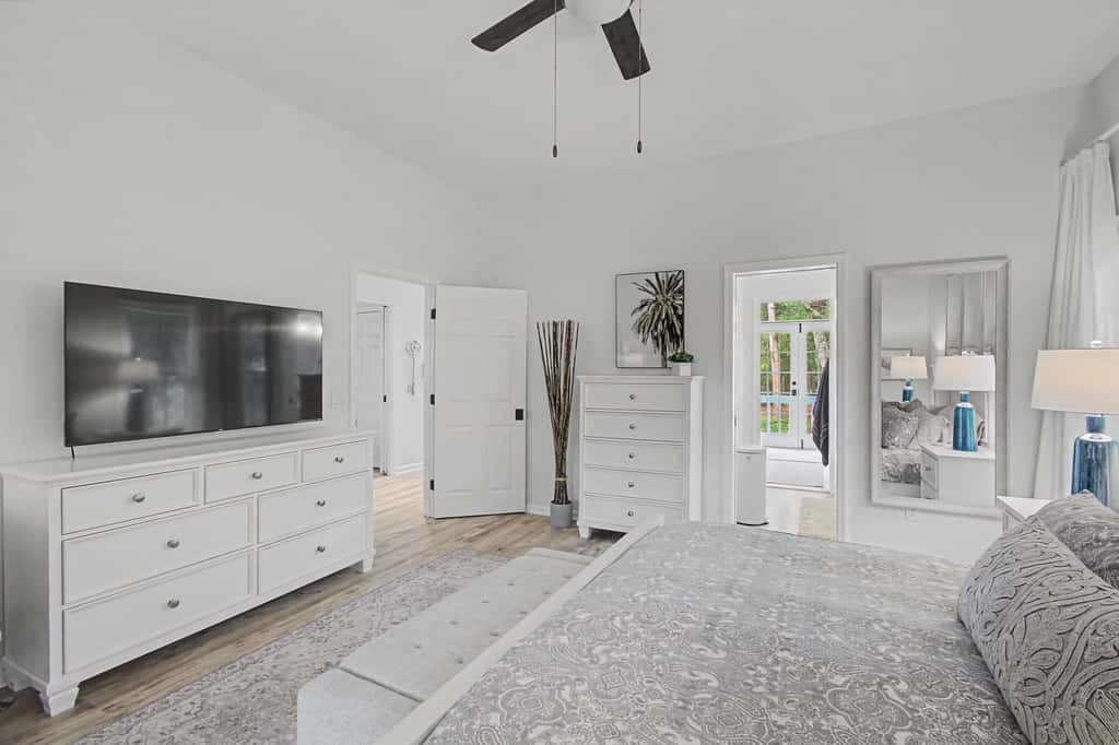 French Home on Golf Course Private Pool & Hot Tub