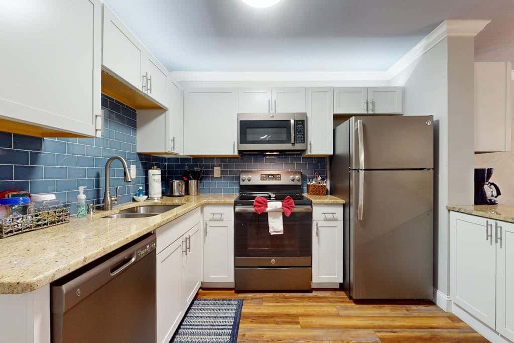 Coastal condo with indoor and outdoor pool, tennis and pickleball courts